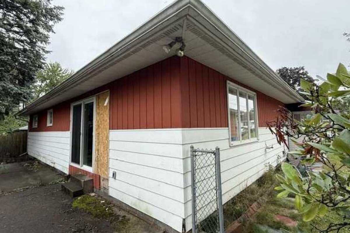 Albany dscr loan — subject property photo 1