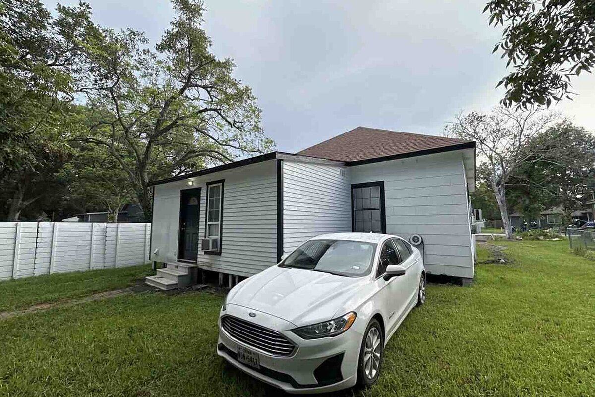 Angleton dscr loan — subject property photo 2