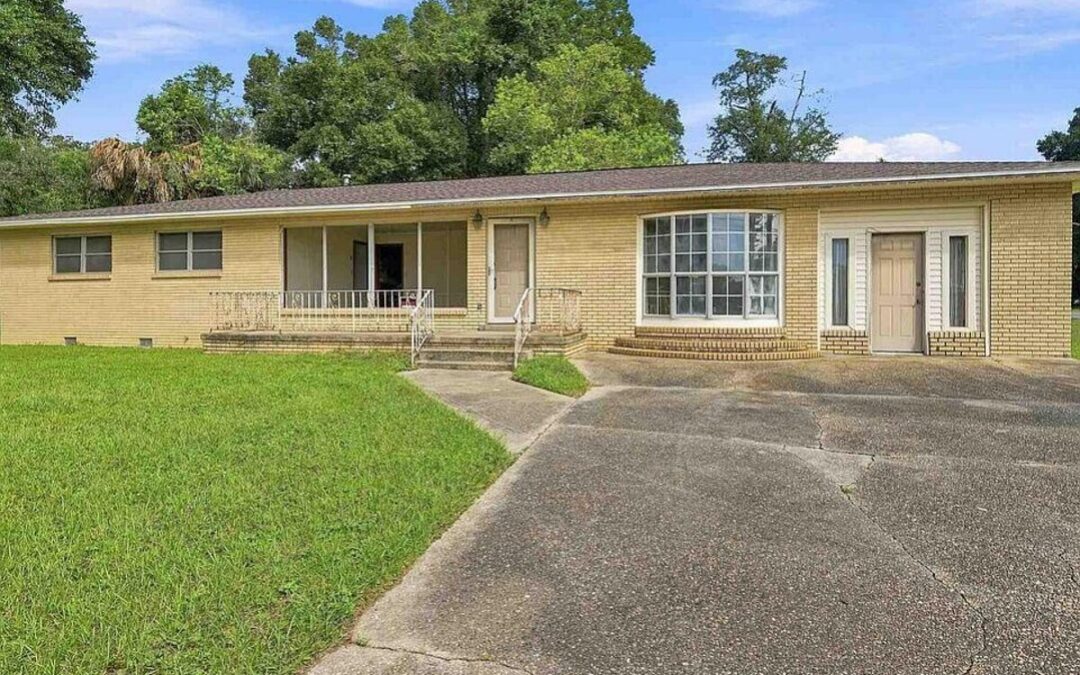 Pensacola fix and flip loan — subject property photo 1