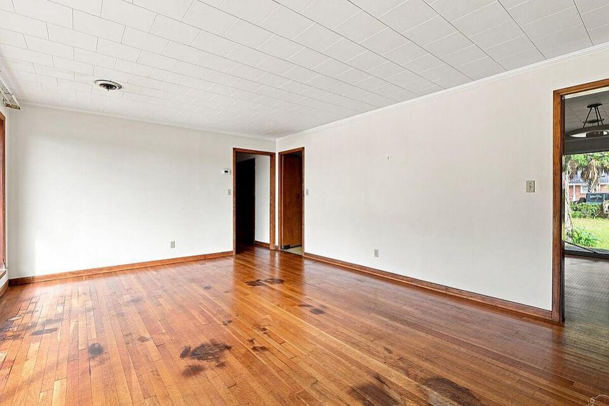 Pensacola fix and flip loan — subject property photo 4