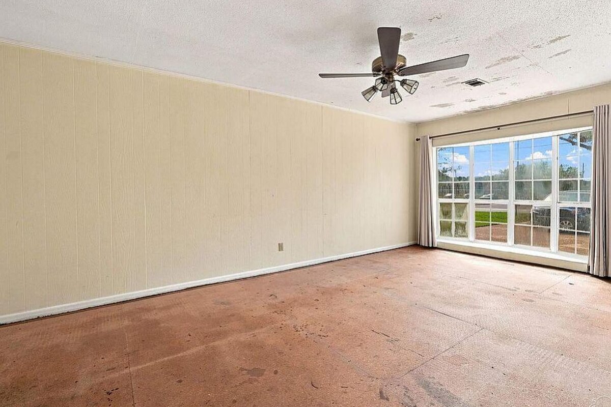 Pensacola fix and flip loan — subject property photo 6
